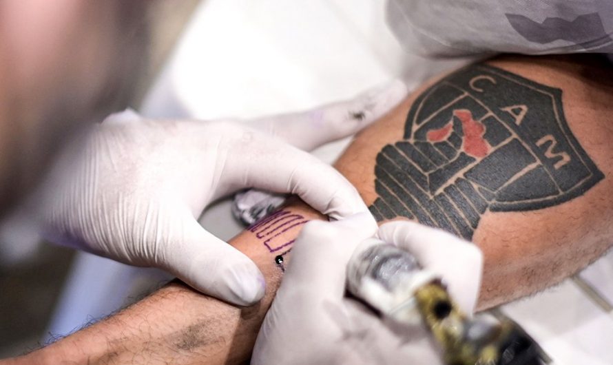Атлетико Минейро подарил фанатам татуировки